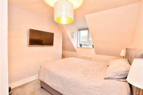 17 Lockside, Littleborough, OL15 0HX
