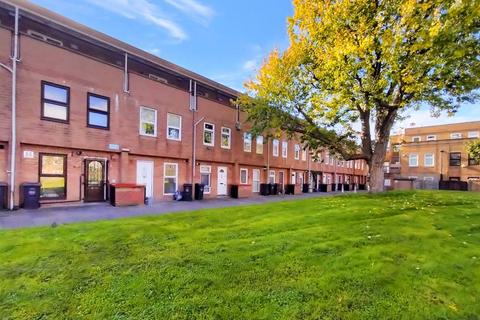 40 Garnham Close, London, N16 7LF