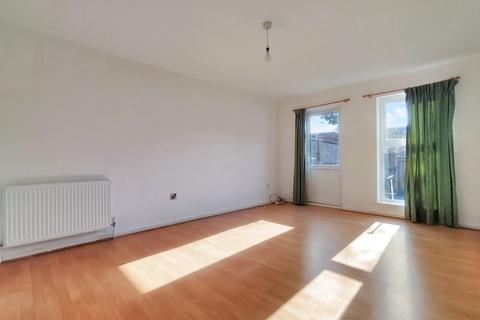 40 Garnham Close, London, N16 7LF