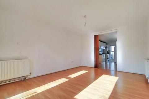 40 Garnham Close, London, N16 7LF