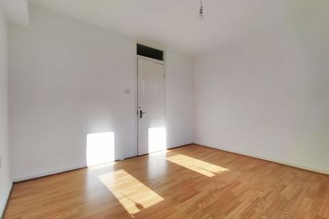 40 Garnham Close, London, N16 7LF