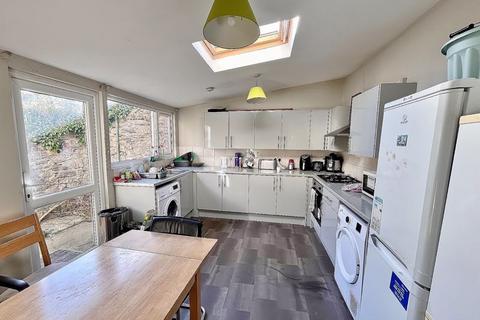 5 bedroom terraced house for sale, Lisson Grove, Plymouth. Spacious Property in Mutley.