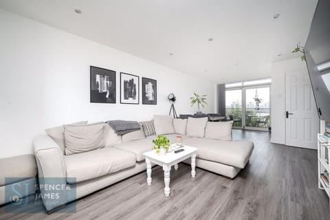 2 bedroom apartment for sale, Fishguard Way, Galleons Lock, E16