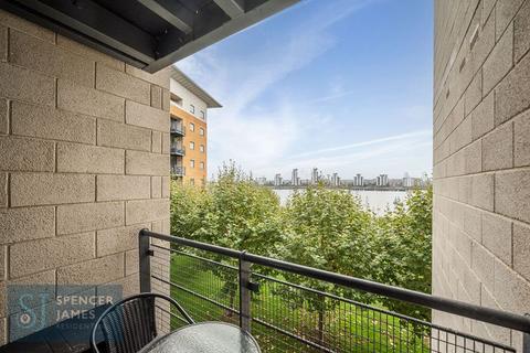 2 bedroom apartment for sale, Fishguard Way, Galleons Lock, E16