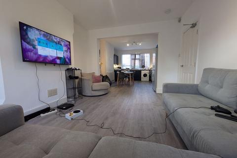 6 bedroom semi-detached house to rent, Derby Road, Nottingham