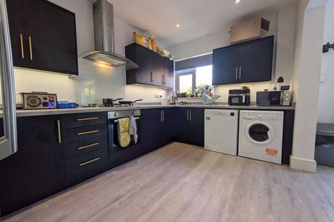 6 bedroom semi-detached house to rent, Derby Road, Nottingham