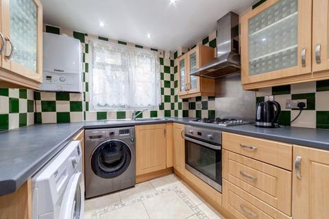 3 bedroom apartment to rent, BULOW COURT, PEARSCROFT ROAD, PARSONS GREEN