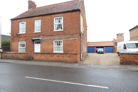 2 bedroom apartment to rent, High Street, Collingham