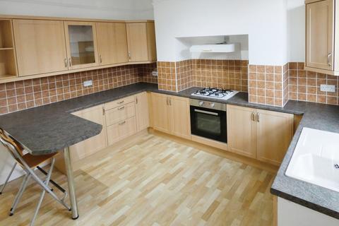 2 bedroom apartment to rent, High Street, Collingham