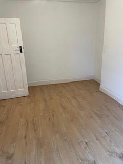 3 bedroom terraced house to rent, Ashburton Avenue