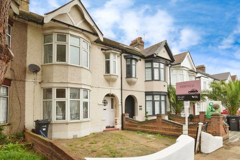 3 bedroom terraced house to rent, Ashburton Avenue