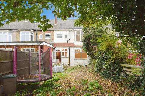 3 bedroom terraced house to rent, Ashburton Avenue