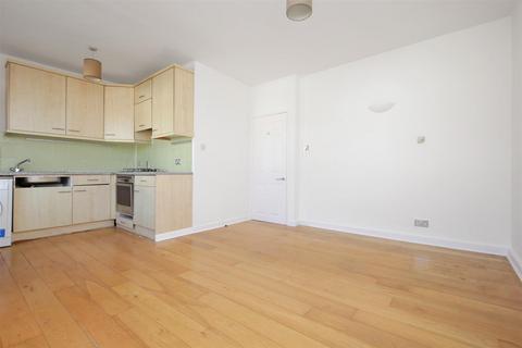 2 bedroom maisonette to rent, Oxford Road, Finsbury Park