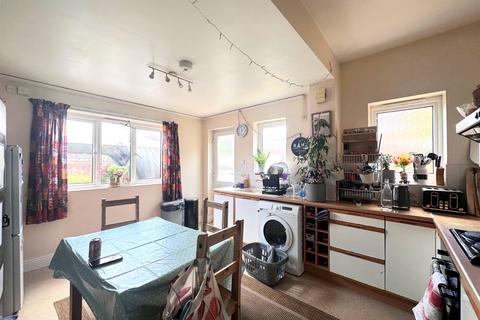 3 bedroom flat to rent, Lodge Road, Hampshire SO14