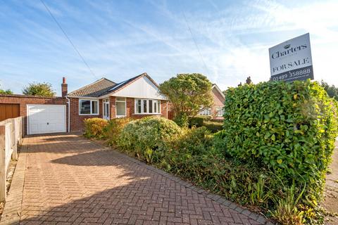 2 bedroom bungalow for sale, Crescent Road, Locks Heath, Southampton, Hampshire, SO31