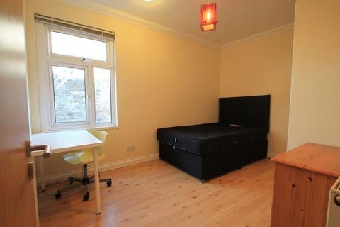 3 bedroom apartment to rent, Claude Road, Cardiff CF24