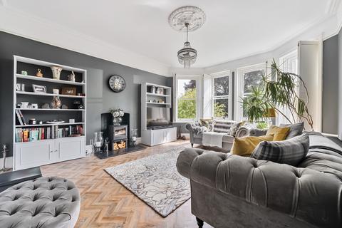 Middlebourne, 7 Barnes Close, Winchester, SO23 9QX