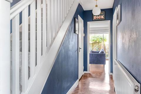 15 Gleneagles Close, Orpington, BR6 8DW