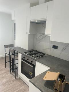 2 bedroom apartment to rent, Finchley N3