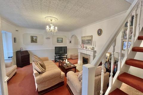 3 bedroom semi-detached house for sale, Manorford Avenue, West Bromwich, West Midlands, B71 3QJ