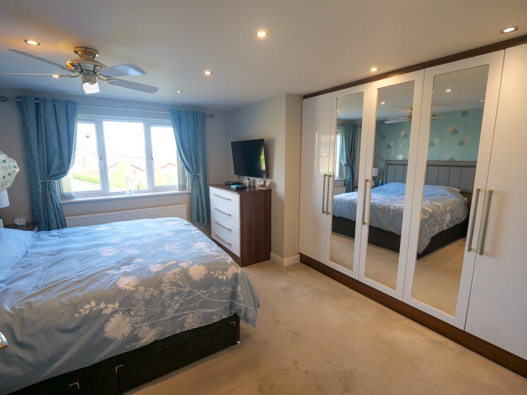 Master Bedroom Dual Aspect