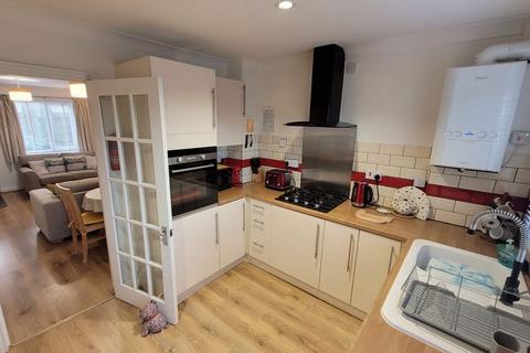 2 bedroom terraced house to rent, Raleigh Close, Padstow