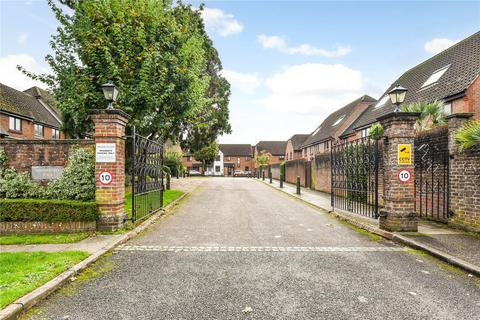 3 bedroom terraced house for sale, Bishopsgate Walk, Chichester, West Sussex, PO19