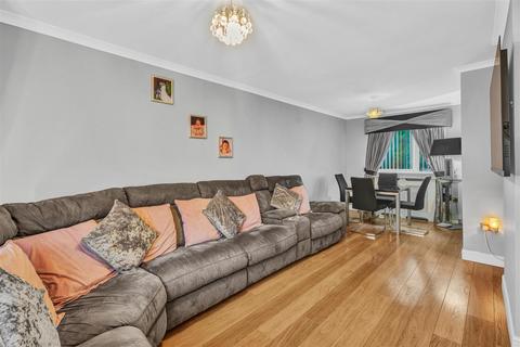 15 Braehead Avenue, Coatbridge, ML5 5ET