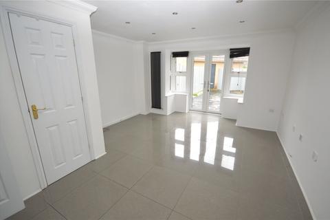 3 bedroom terraced house for sale, Morgan Close, Luton, Bedfordshire, LU4