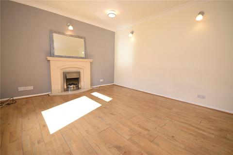 3 bedroom terraced house to rent, Greenlea Avenue, Yeadon, Leeds, West Yorkshire