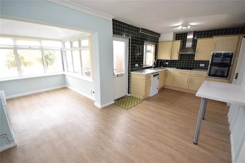 3 bedroom terraced house to rent, Greenlea Avenue, Yeadon, Leeds, West Yorkshire