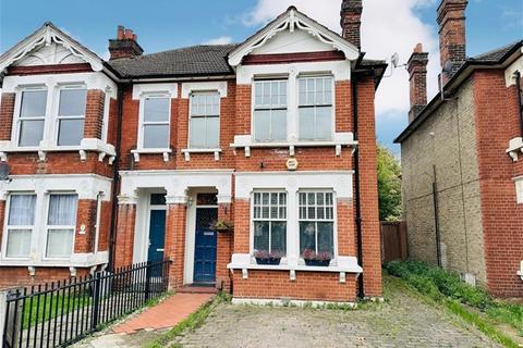 4 bedroom semi-detached house for sale, LINDEN STREET, ROMFORD RM7