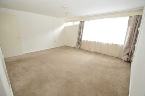 Maisonette to rent, ADDLESTONE