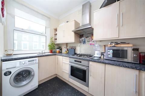 1 bedroom flat to rent, Brussels Road, London SW11