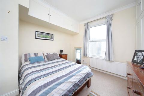 1 bedroom flat to rent, Brussels Road, London SW11