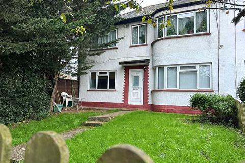 2 bedroom maisonette to rent, Otterburn Gardens, Isleworth TW7