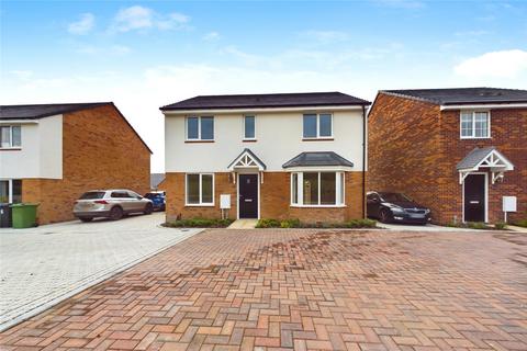 4 bedroom detached house to rent, Aspen Gardens, Shaw, Newbury, West Berkshire, RG14