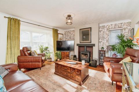 4 bedroom detached house for sale, Manor Court, Knottingley WF11