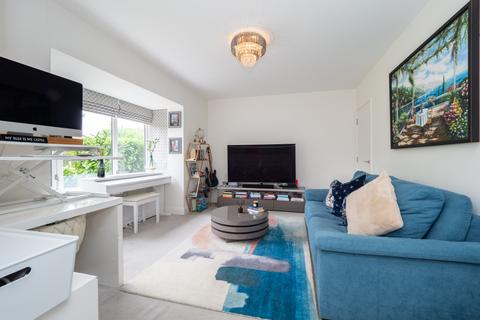 18 Covey Road, Worcester Park, KT4 8RA