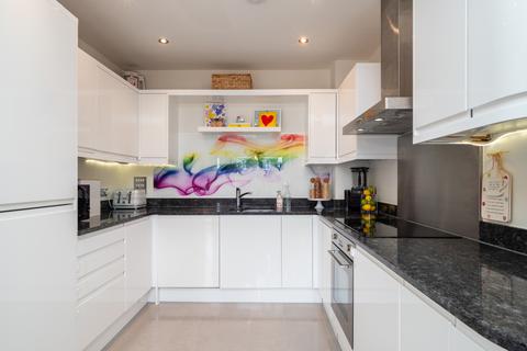 18 Covey Road, Worcester Park, KT4 8RA