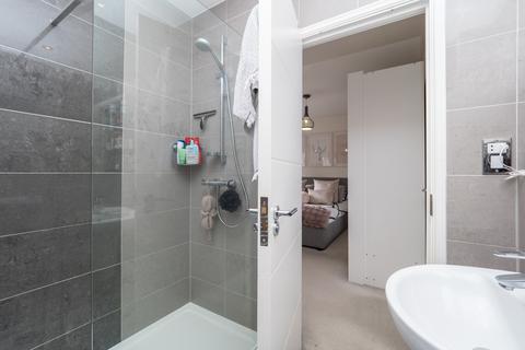 18 Covey Road, Worcester Park, KT4 8RA