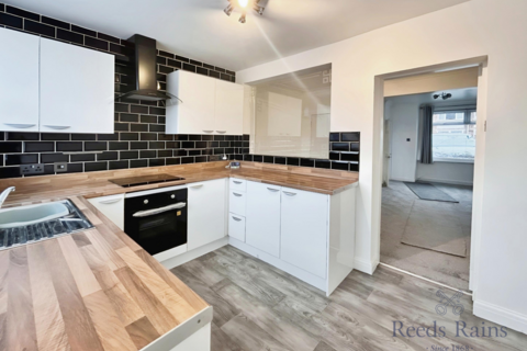 30 Wharfedale Avenue, Hull, HU9 3UD