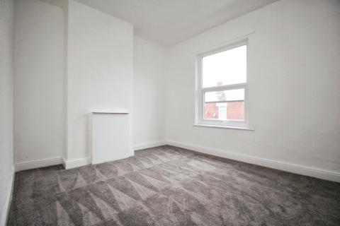 2 bedroom terraced house to rent, Welland Street, Greater Manchester SK5