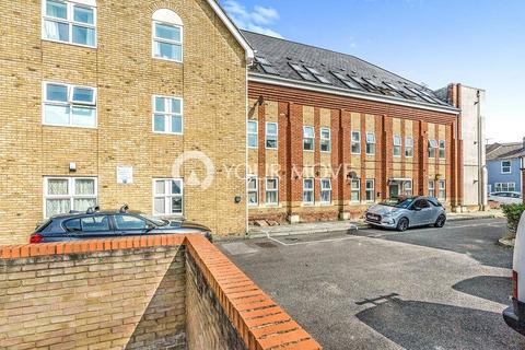 Trafalgar Street, Kent ME7
