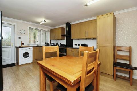 3 bedroom end of terrace house for sale, Julian Court, Fife KY7