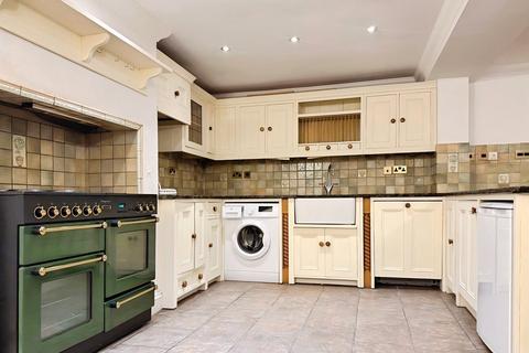 2 bedroom flat for sale, Albion Street, East Sussex BN7