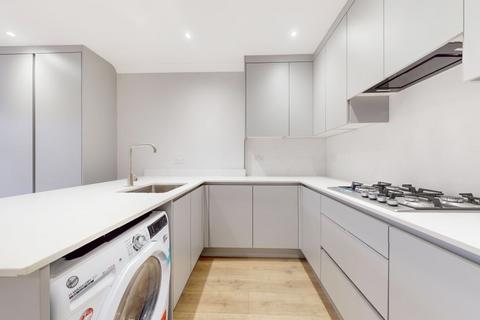 2 bedroom apartment to rent, NW2