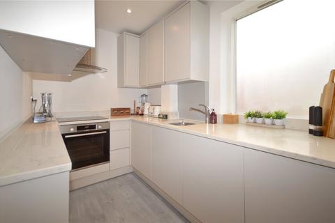 2 bedroom flat for sale, Rosslyn Road, Hertfordshire WD18