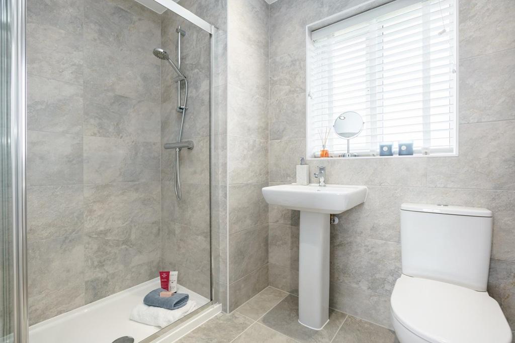 En-suite bathroom with double shower