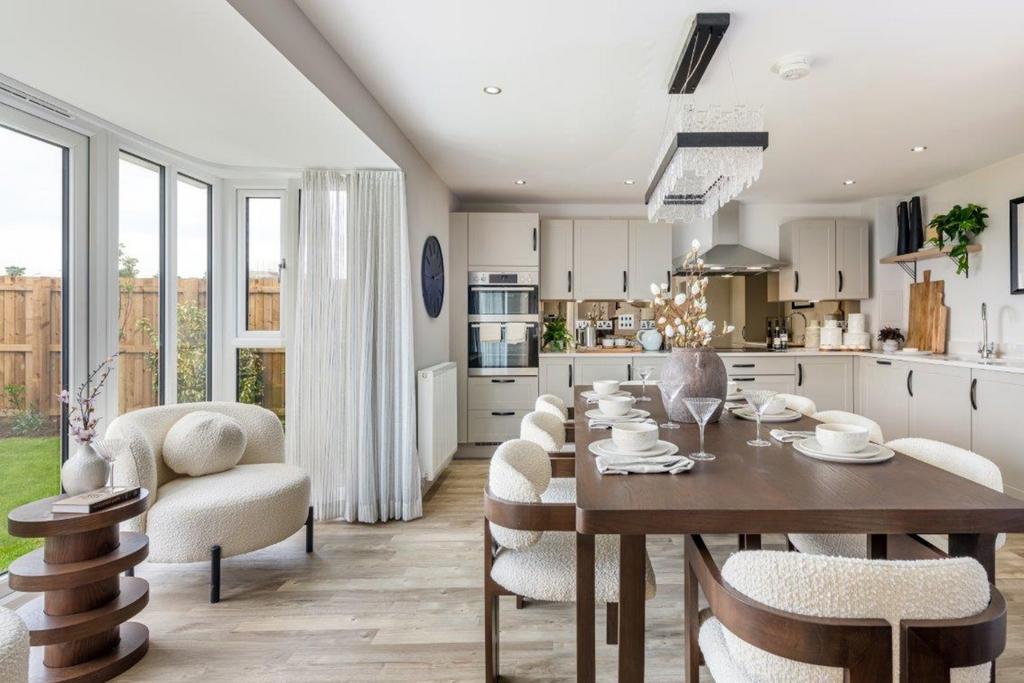 Kitchen/dining space in 4 bed detached home